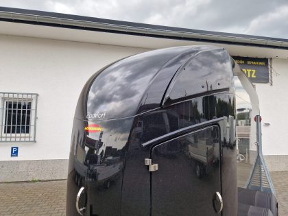 Pferdeanhänger Böckmann Comfort black Sattelkammer Dachlüfter Trittschutz CFF 100km