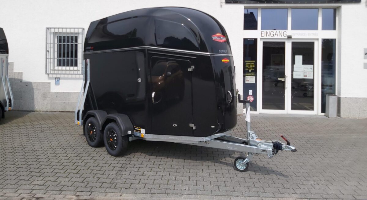 Pferdeanhänger Böckmann Comfort Esprit black Set Sattelkammer Trittschutz 100km/H 2400kg